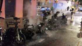 Motos quemadas en L'Hospitalet / BOMBERS