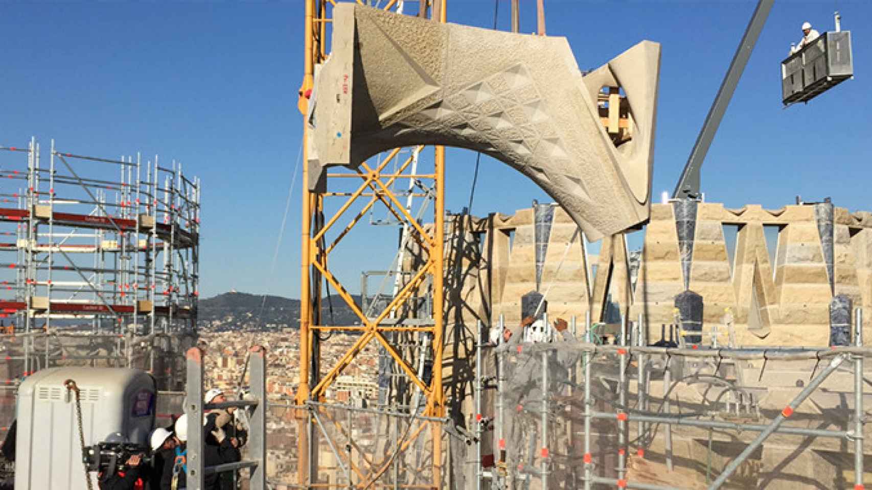 Una de las piezas de los puentes que unirán las torres de los evangelistas con la torre de Jesucristo de la Sagrada Familia