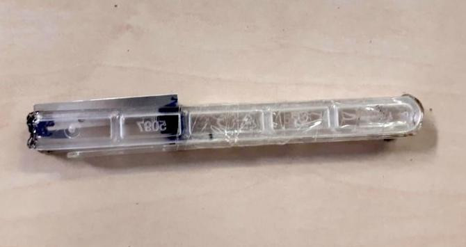 Instrumento con cuchilla de afeitar diseñado por un preso / CG