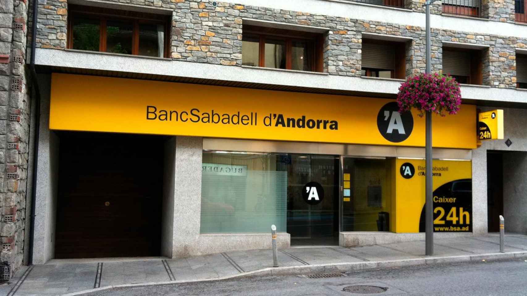 Oficina central del BancSabadell de Andorra, protagonista de las últimas compras y fusiones en el sector / EP