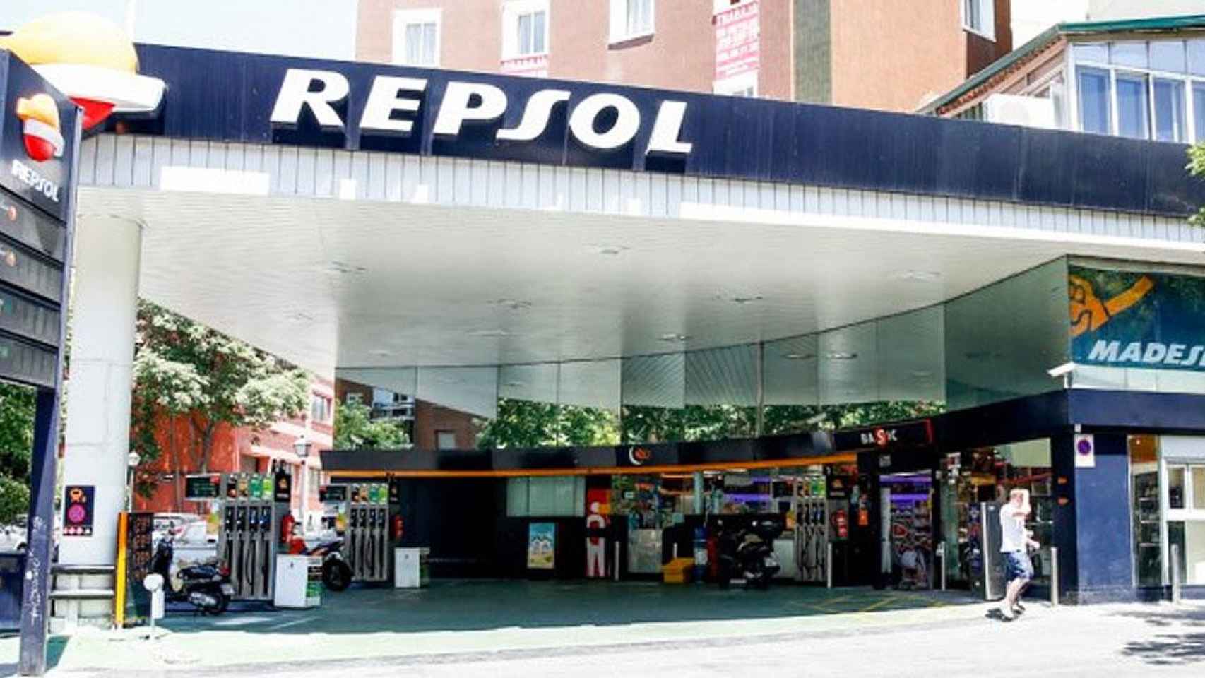 Gasolinera de Repsol en Madrid / EP