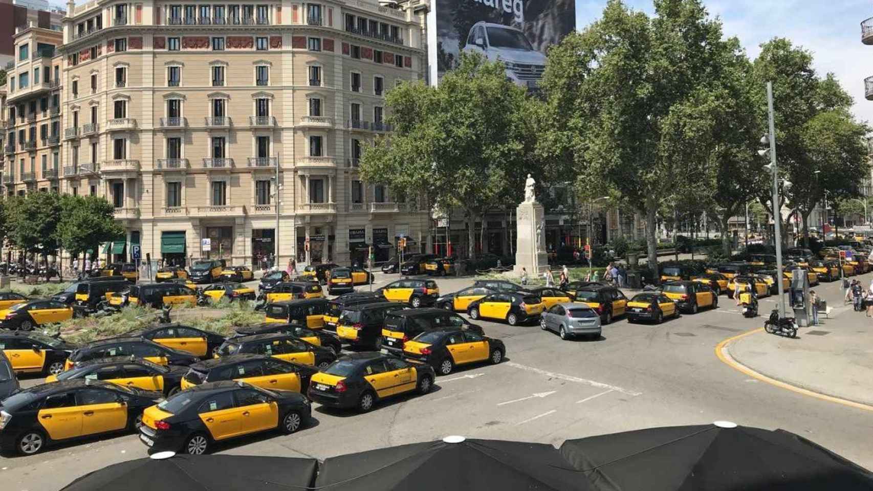 Concentración de taxis en la Gran Vía de Barcelona / EUROPA PRESS