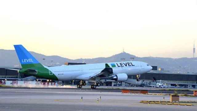 Un avión de Level despega desde el Aeropuerto de Barcelona-El Prat / CG