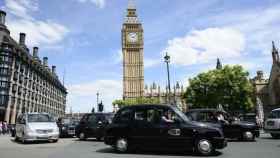 Uber permite a los taxis de Londres utilizar su aplicación para encontrar pasajeros.