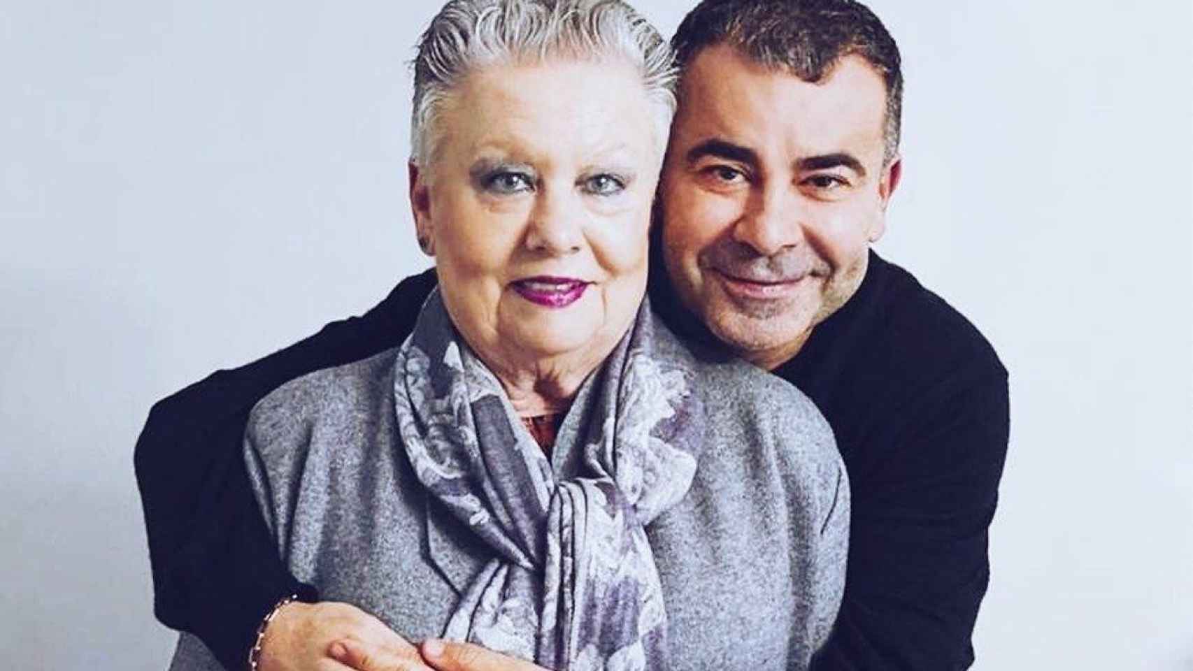 Jorge Javier Vázquez con su madre / EP