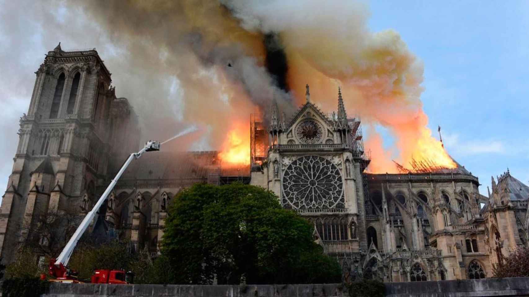La Catedral de Notre Dame en llamas /EP
