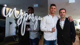 Cristiano Ronaldo y Paulo Ramos presentando su clínica capilar en Madrid / EFE