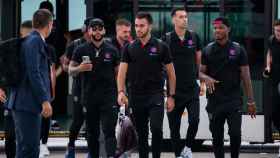 Los jugadores del Barça, durante un viaje, antes de comenzar la fecha FIFA / FCB