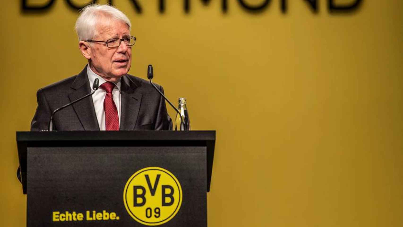 Reinhard Rauball, presidente del Borussia, en un acto público / EFE