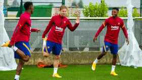 Frenkie de Jong y Ansu Fati entrenando con el grupo / FC Barcelona