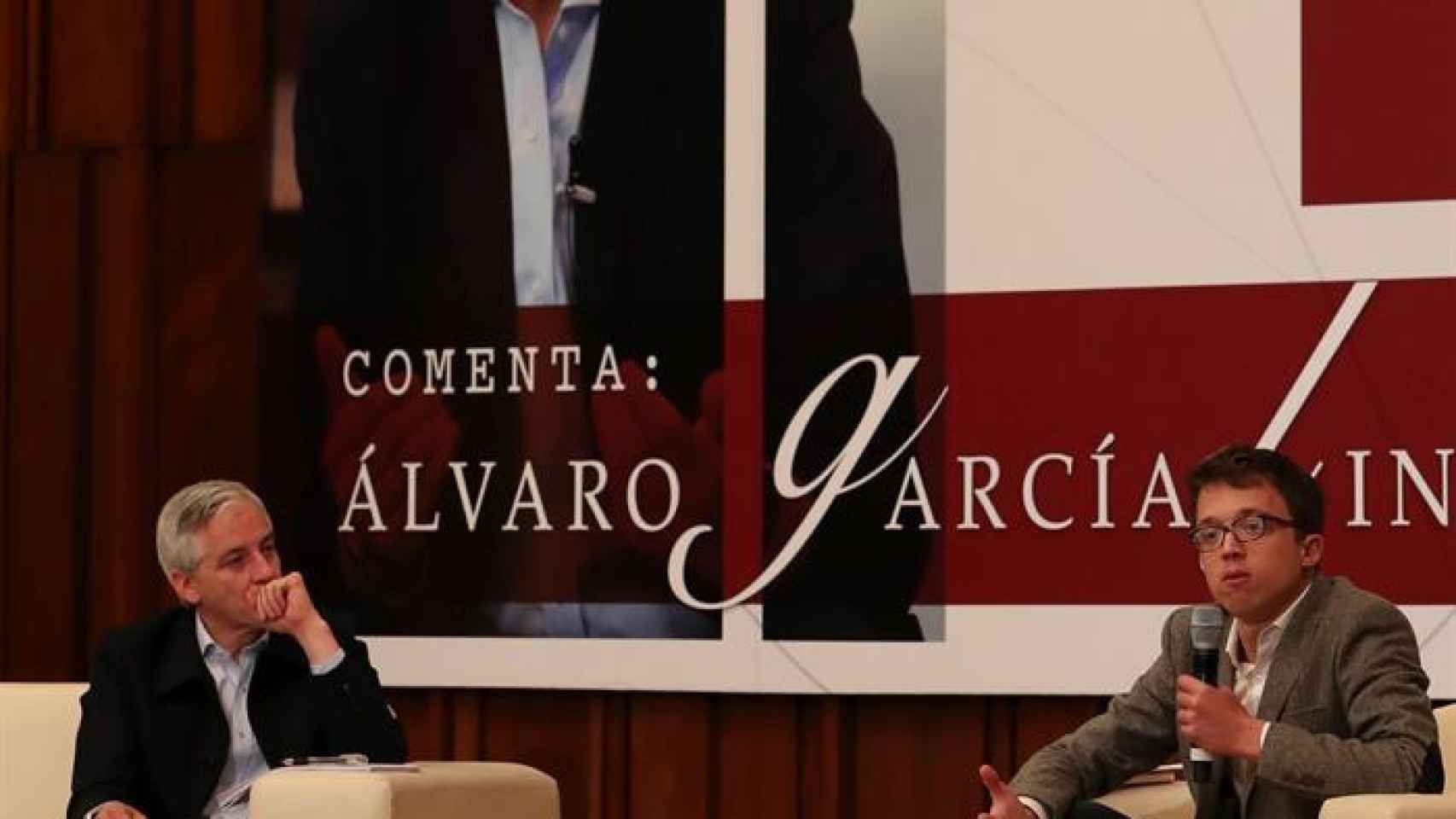 Íñigo Errejón durante su conferencia ayer en La Paz junto al vicepresidente de Bolivia Álvaro García Linera / EFE