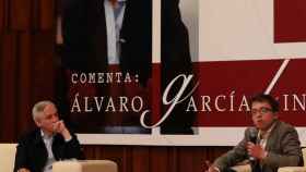 Íñigo Errejón durante su conferencia ayer en La Paz junto al vicepresidente de Bolivia Álvaro García Linera / EFE