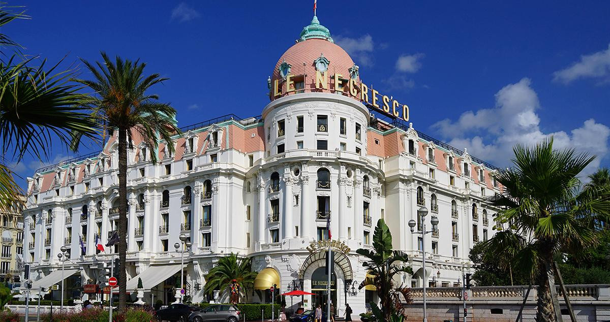 Fachada del mítico hotel Le Negresco de Niza / YOLANDA CARDO