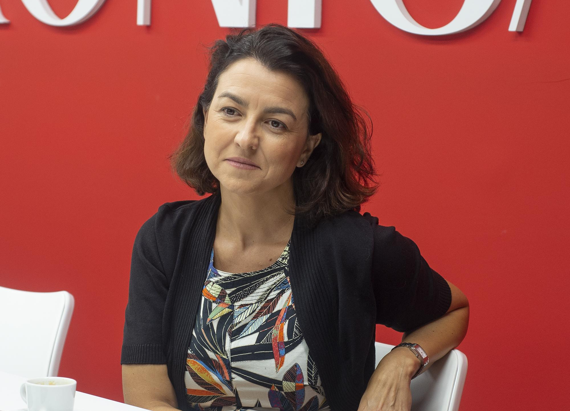 Eva Granados, durante la entrevista en la redacción de Crónica Global, donde habló del independentismo y sus líderes / LENA PRIETO
