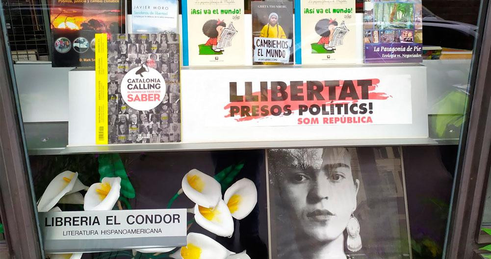 Una librería en Zurich (Suiza) con libros y carteles del independentismo catalán / CG