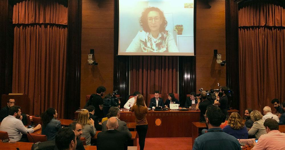 Marta Rovira conecta por videoconferencia con el Parlament de Cataluña / CG