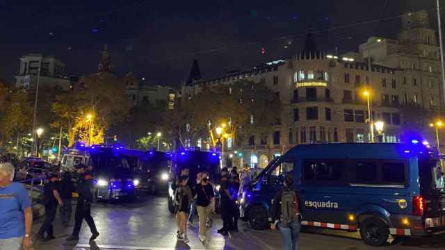 Despliegue policial en plaza Catalunya por la manifestación en apoyo a Morad / CG