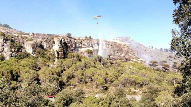 Imagen de las labores de extinción en L'Alforja / Bombers