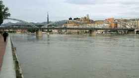 El río Ebro, donde ha desaparecido un joven a quienes los bomberos buscan desde el lunes / EFE