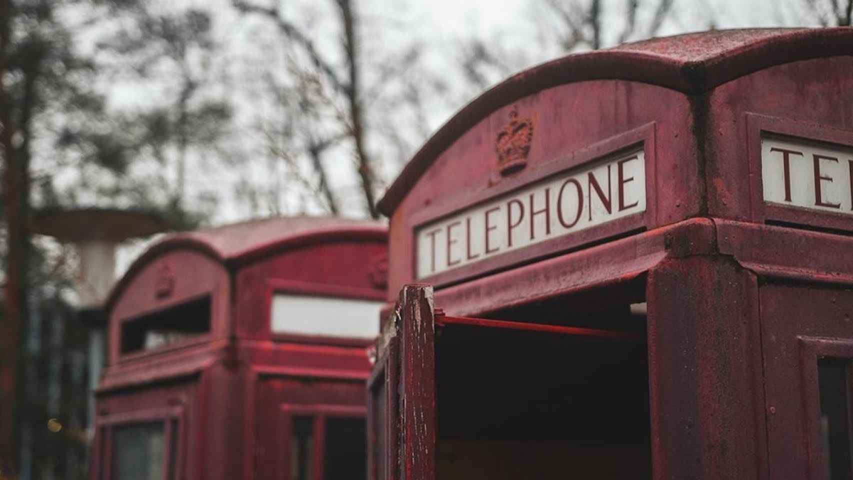 Tradicionales cabinas telefónicas inglesas