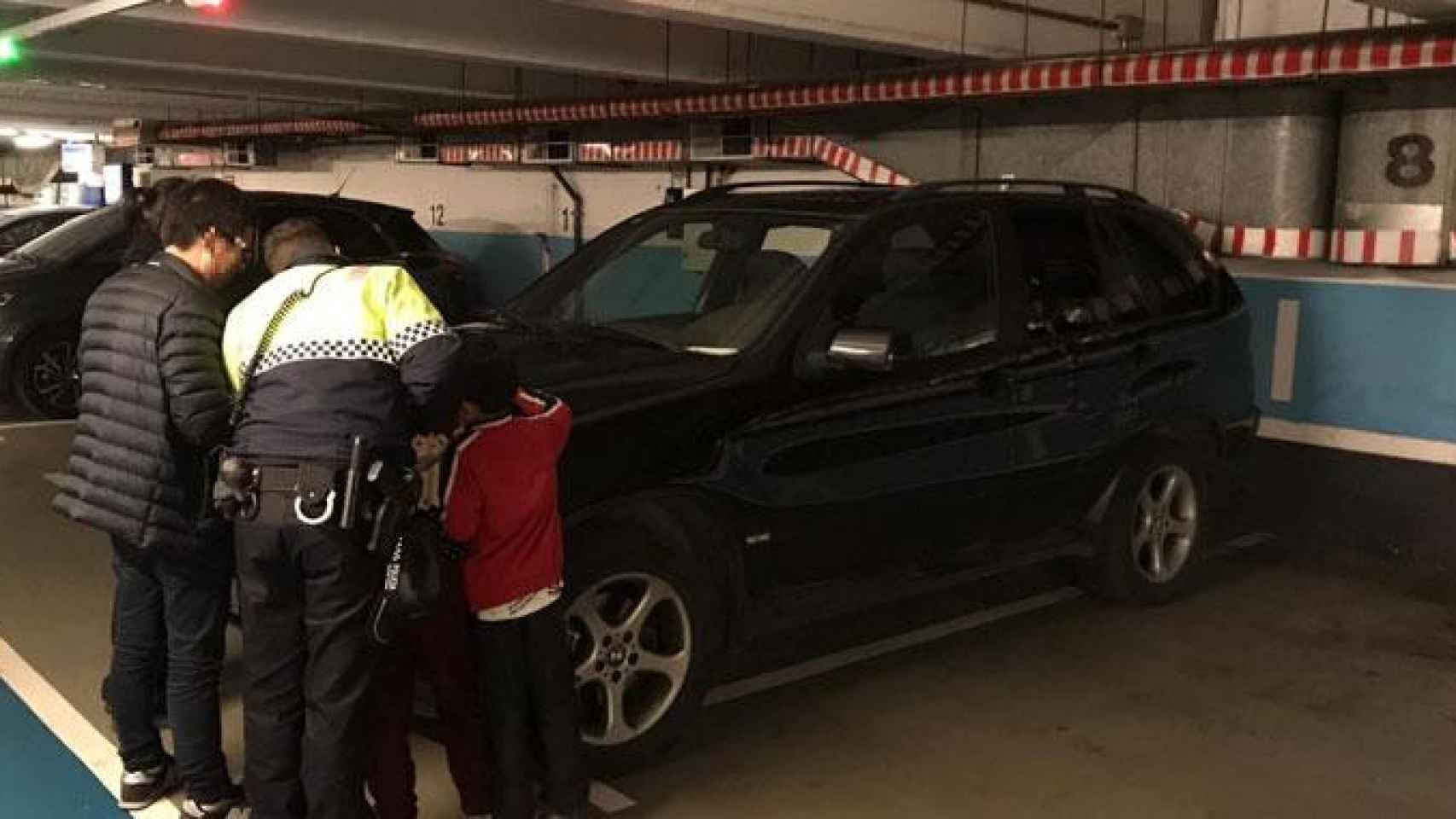 La Guardia Urbana encuentra a dos menores solos en un parking / GU