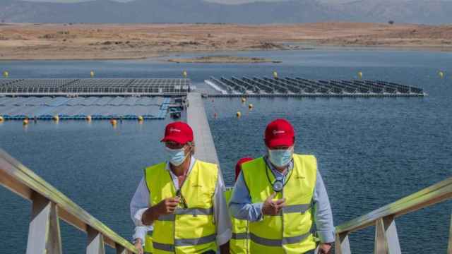 Instalación de fotovoltaica flotante de Acciona en Extremadura / EP