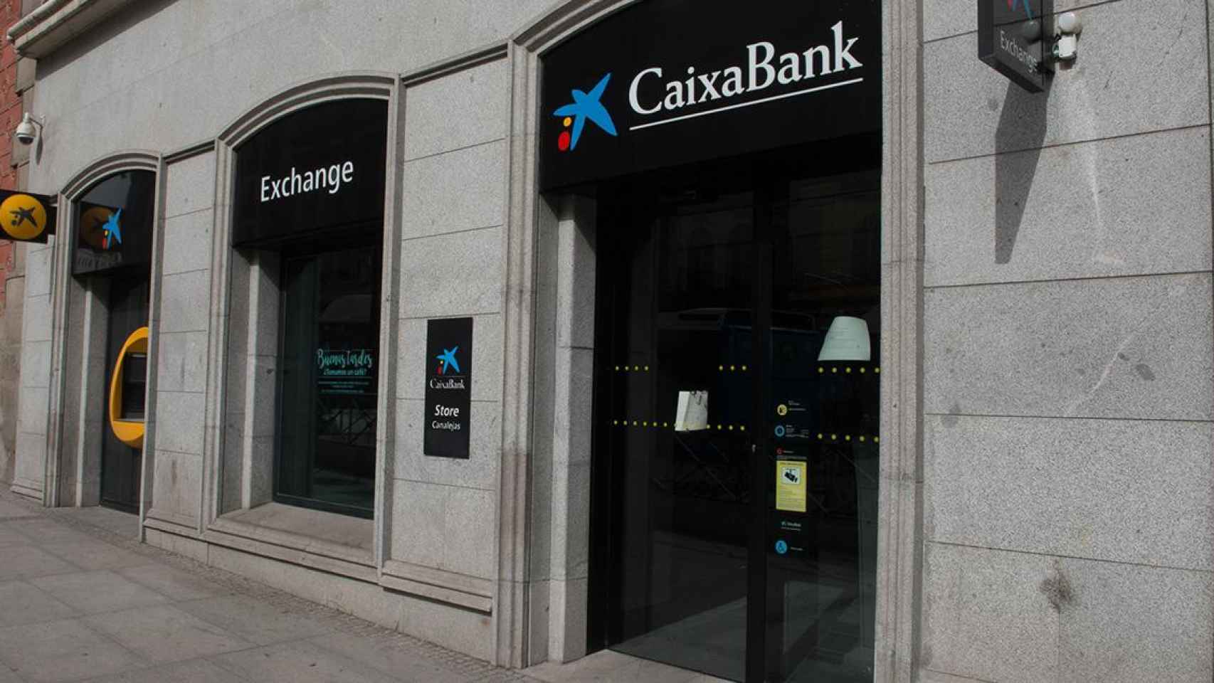 Oficina de Caixabank, uno de los bancos españoles más poderosos / EP