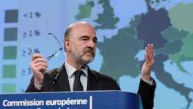 El comisario de Asuntos Económicos, Pierre Moscovici, dando su previsión de crecimiento en la eurozona para 2019 / EFE