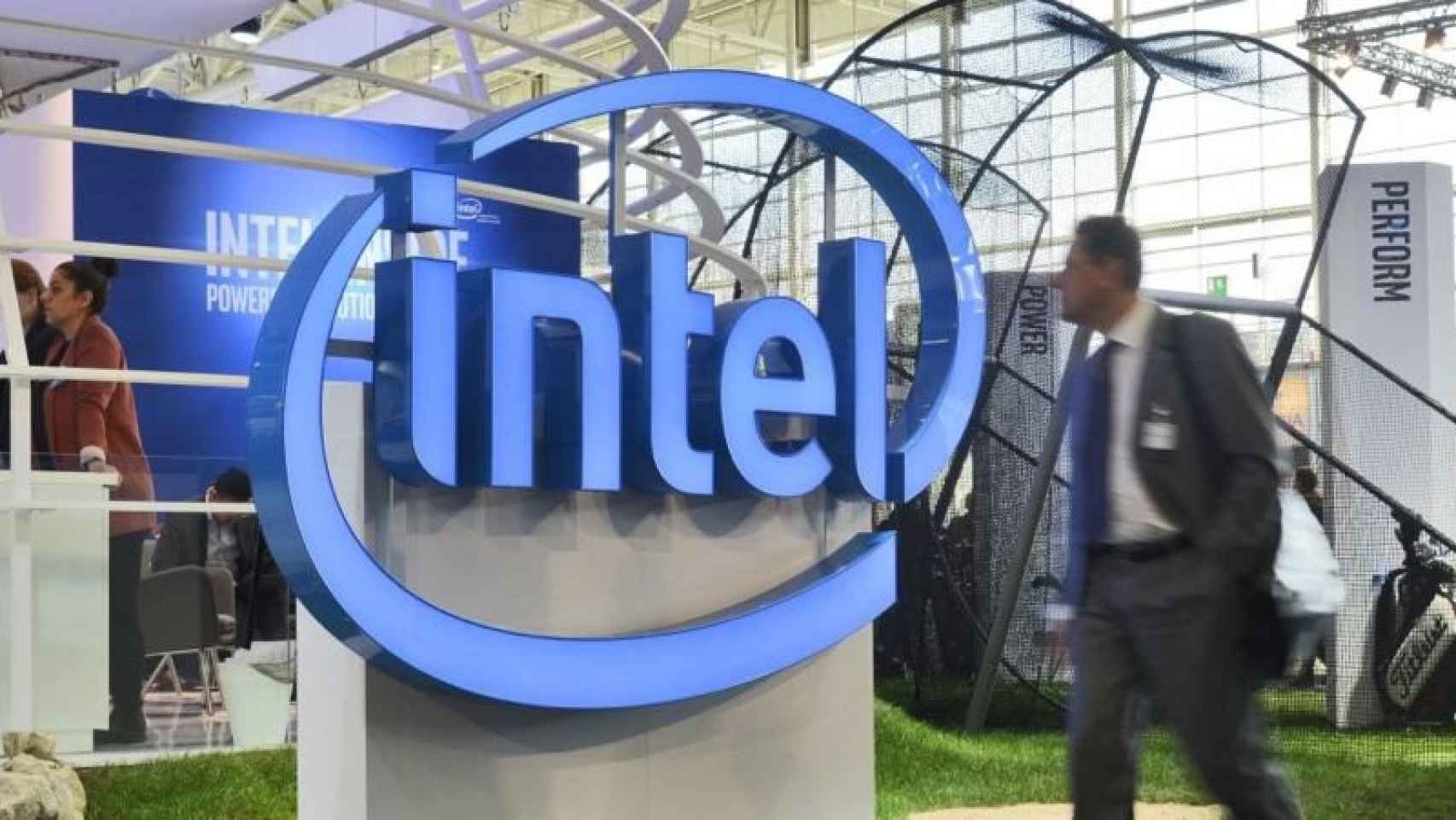 Intel despedirá a 12.000 trabajadores en su plan para redigirir el negocio a un plano más digital.