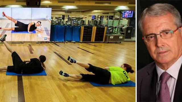 Aspecto de una sala de los gimnasios Dir de Barcelona. A la derecha, Ramon Canela, su propietario.