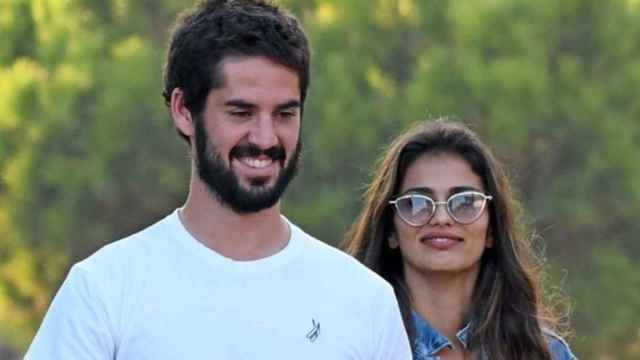 Sara Sálamo e Isco Alarcón dando un paseo