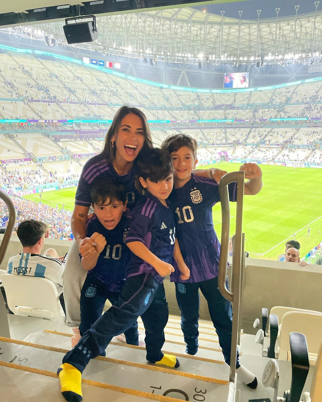 Antonella Roccuzzo se desata con los hijos de Messi para celebrar el pase a la final / REDES
