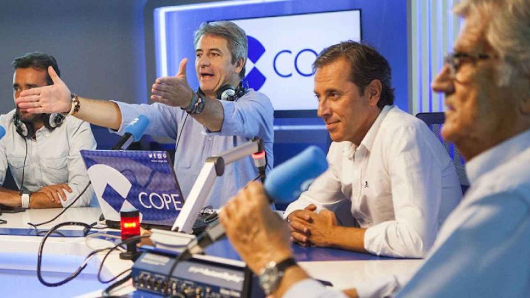 Una foto de Manu Carreño, Paco González y Manolo Lama en el programa de la COPE 'Tiempo de juego'