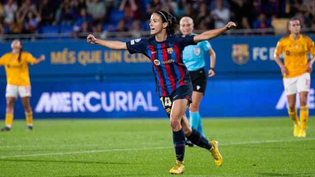 Aitana Bonmati festeja su tanto en la goleada del Barça Femenino en Champions FCB