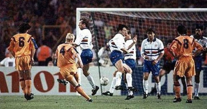 Imagen del Gol de Koeman en Wembley 1992 / EFE