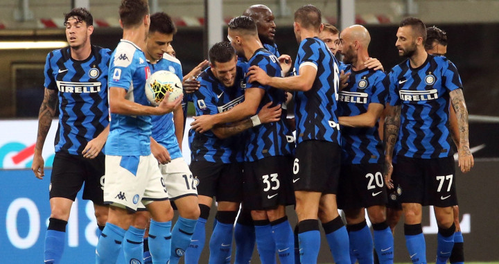 Los jugadores del Nápoles lamentando un gol del Inter de Milán / Redes
