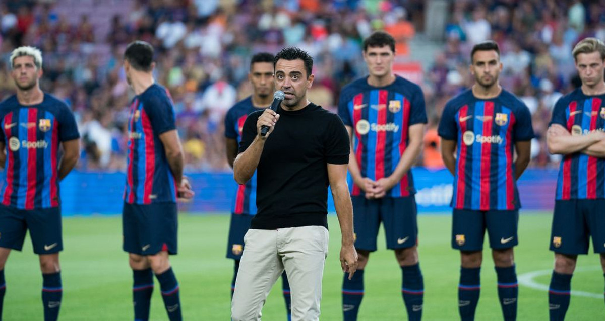 Xavi Hernández, en su discurso frente a los aficionados del Barça, durante el trofeo Joan Gamper / FCB