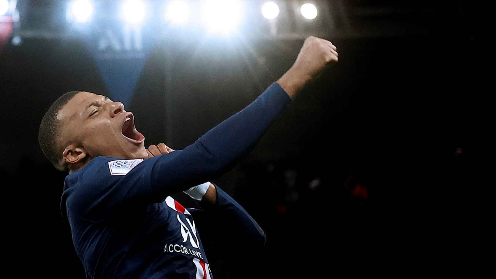 Kylian Mbappé celebra un gol del PSG / EFE
