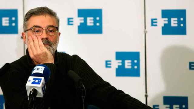 El candidato de la CUP a la presidencia de la Generalitat, Carles Riera, durante la rueda de prensa que ha ofrecido en la sede de la Agencia Efe en Barcelona / EFE