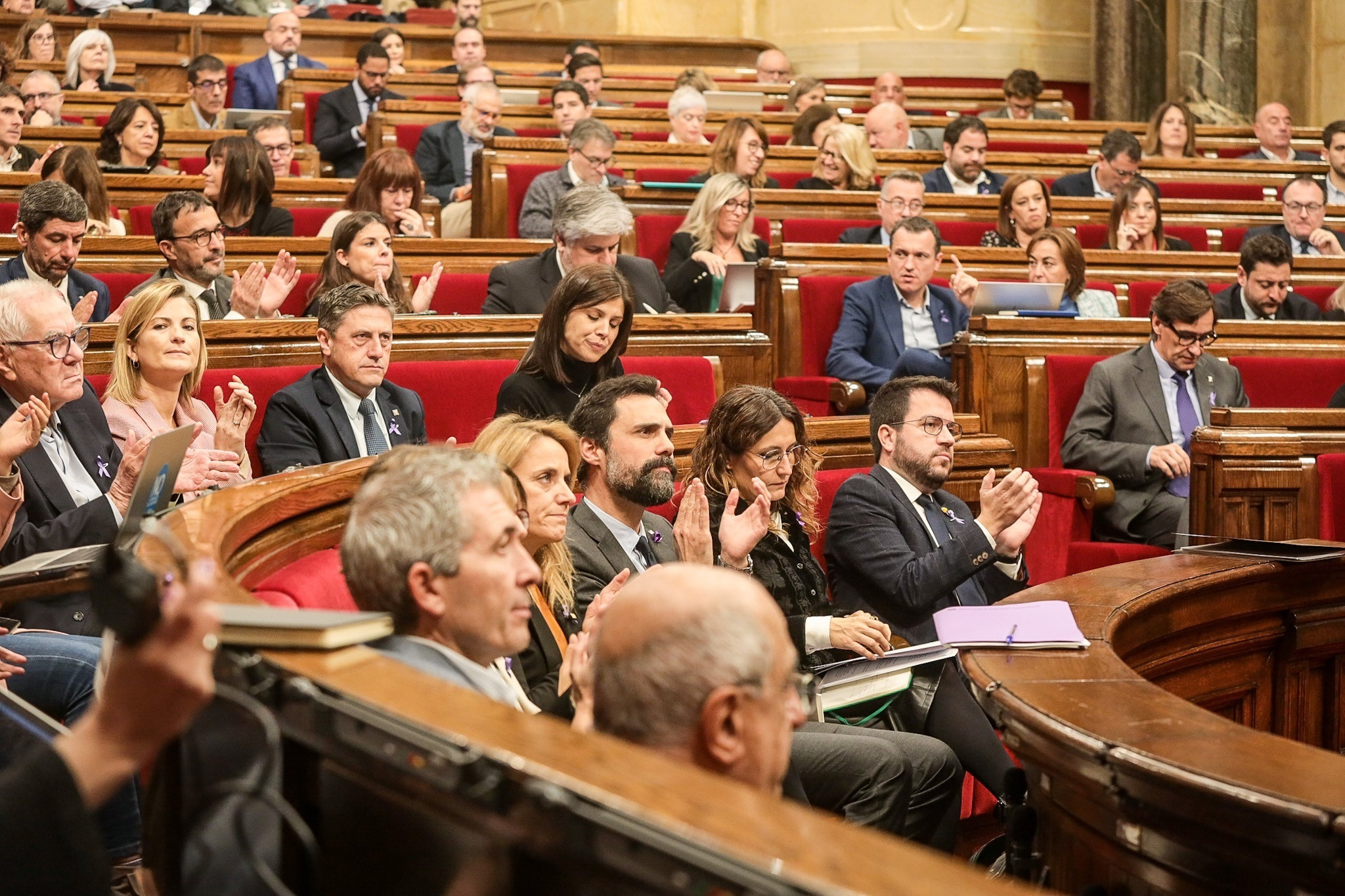 Una sesión plenaria en el Parlament / PARLAMENT DE CATALUÑA