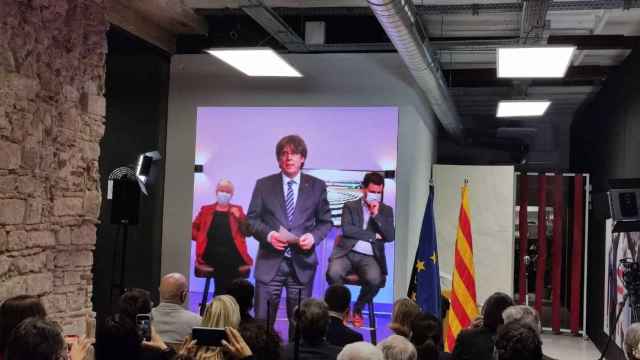 Carles Puigdemont, Toni Comín y Clara Ponsatí, durante su videoconferencia / EUROPA PRESS
