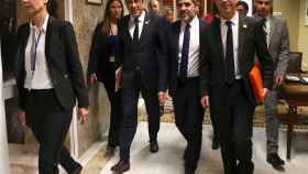 Los diputados electos de JxCat, Jordi Sànchez, Jordi Turull y Josep Rull, a la salida del registro del Congreso / EFE