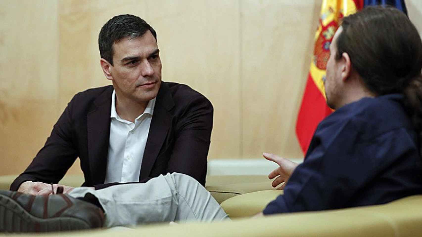Pedro Sánchez, durante su encuentro con Pabo Iglesias.