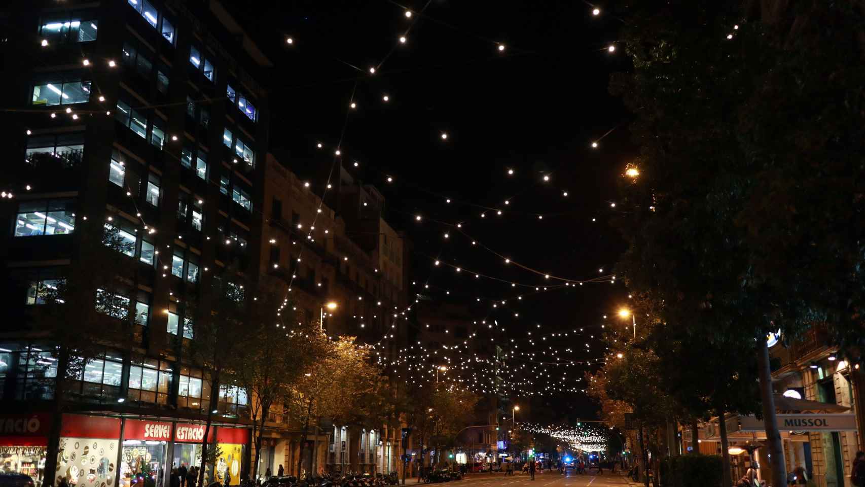 Luces de Navidad de la calle Aragó de Barcelona / MA