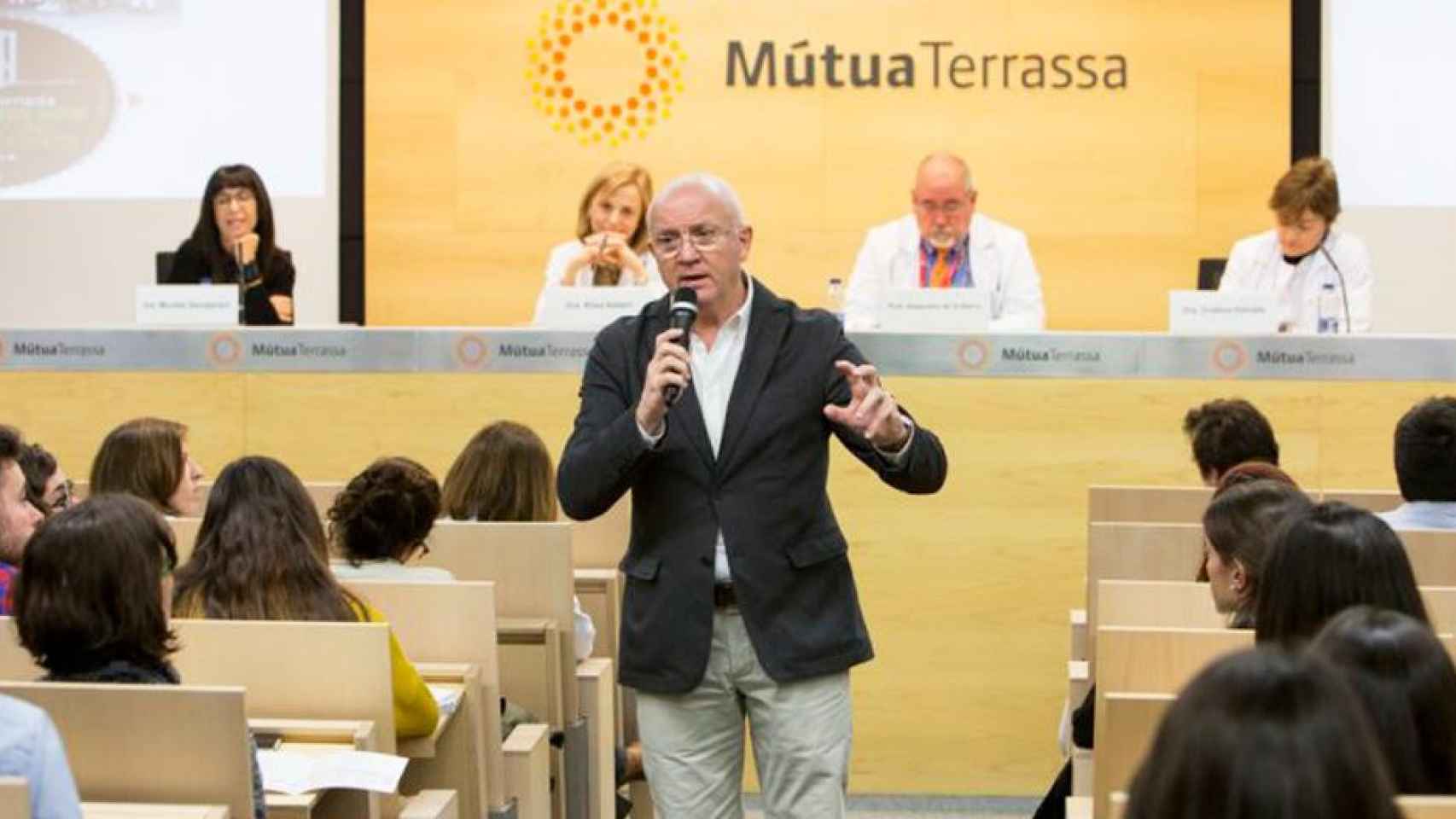 Carles Fontcuberta, exdirector asistencial del hospital Mutua de Terrassa, durante un acto en el centro sanitario / CG