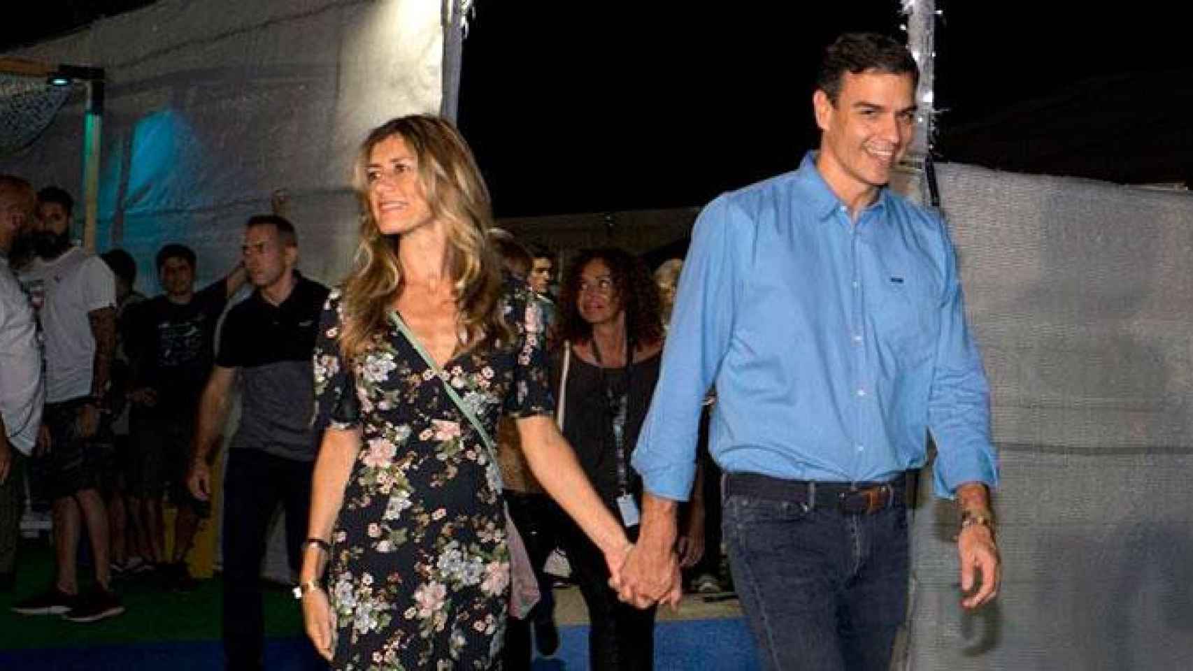 Pedro Sánchez y su esposa a su llegada al concierto de The Killers en el Festival Internacional de Benicàssim / EFE