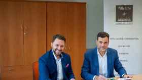 De izquierda a derecha: Osmar Polo, director general de T-Systems Iberia, y Sebastián Cebrián, director general de Villafañe & Asociados Consultores / SERVIMEDIA