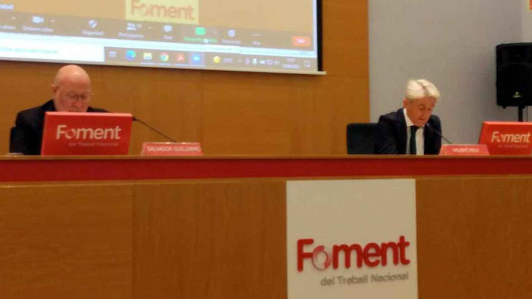Salvador Guillermo (izq.) y Valentí Pich (der.), en la presentación del informe de coyuntura de Foment / CG
