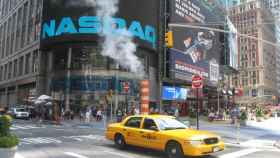 Un luminoso del Nasdaq en Times Square, el corazón de Manhattan, en Nueva York (Estados Unidos) / EP