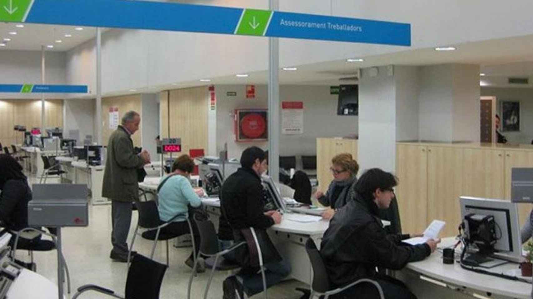 Personas en paro en una oficina de trabajo de Cataluña / GENCAT